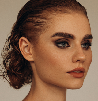 Earth Angel-Inspired Makeup Model – Achieve a Radiant, Natural Look with Soft, Glowing Skin and Neutral Tones for a Heavenly Beauty Glow