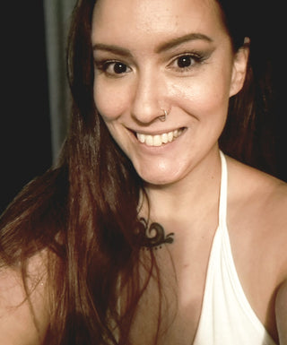 Image of Mirabella Beauty Customer Review giving 5 stars for the Bulletproof Matte Makeup Setting Spray.